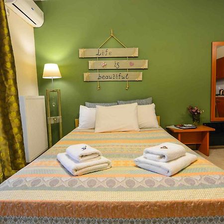 Theoni'S Apartments Ксилокастрон Екстер'єр фото