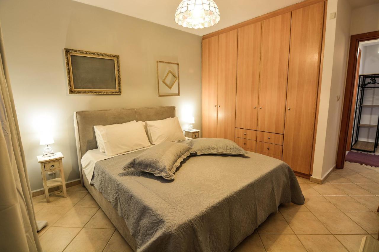 Theoni'S Apartments Ксилокастрон Екстер'єр фото