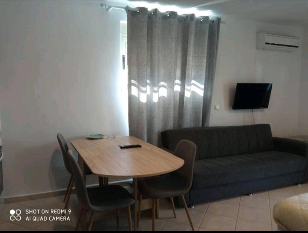 Theoni'S Apartments Ксилокастрон Екстер'єр фото